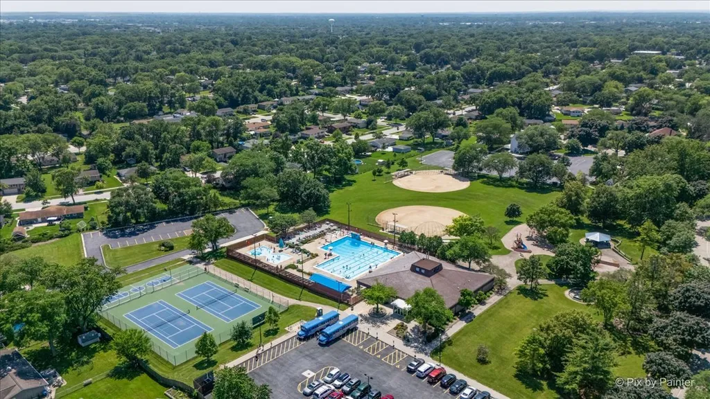 121 Millbrook Lane Schaumburg IL 60193