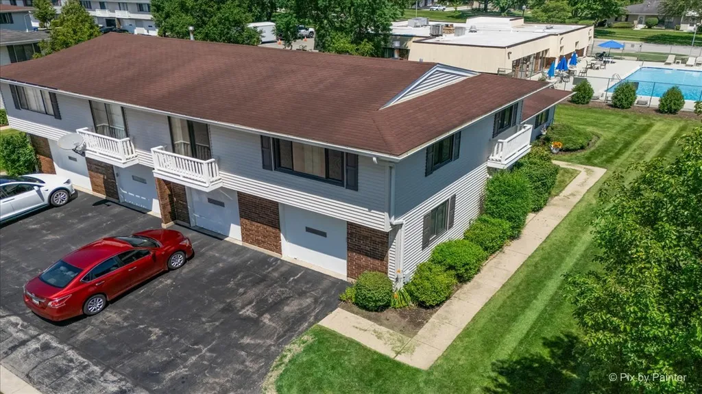 121 Millbrook Lane Schaumburg IL 60193