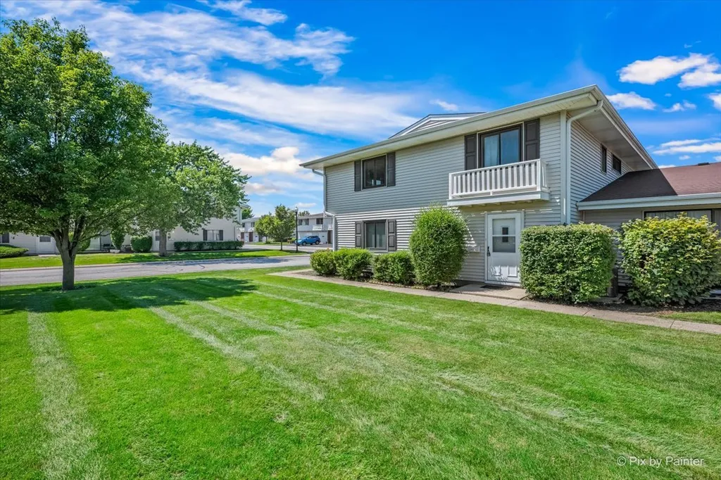 121 Millbrook Lane Schaumburg IL 60193