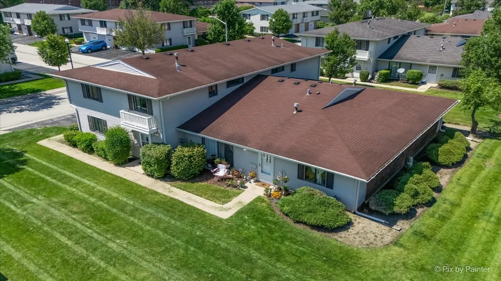 121 Millbrook Lane Schaumburg IL 60193