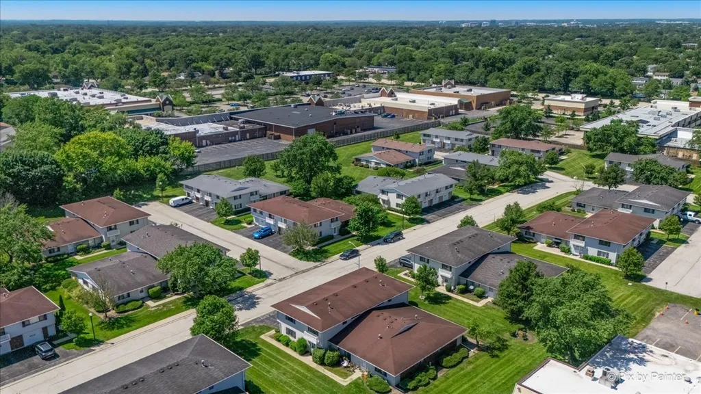 121 Millbrook Lane Schaumburg IL 60193