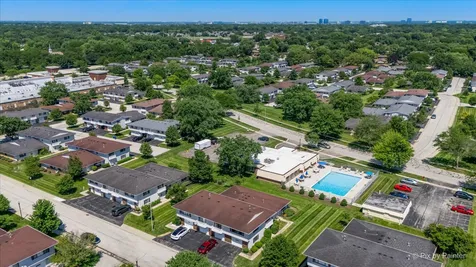 121 Millbrook Lane Schaumburg IL 60193