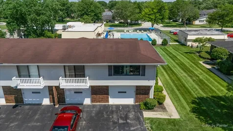121 Millbrook Lane Schaumburg IL 60193