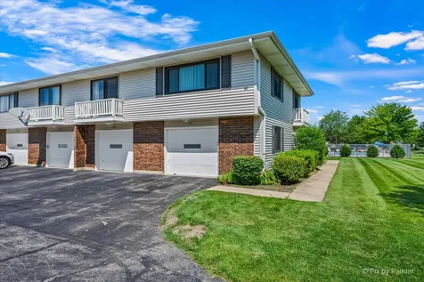 121 Millbrook Lane Schaumburg IL 60193