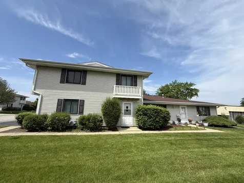 121 Millbrook Lane Schaumburg IL 60193