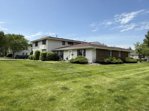 121 Millbrook Lane Schaumburg IL 60193
