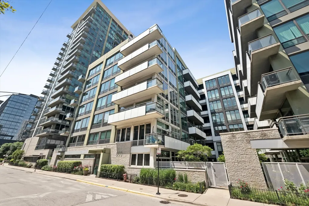 660 West Wayman Street Chicago IL 60661