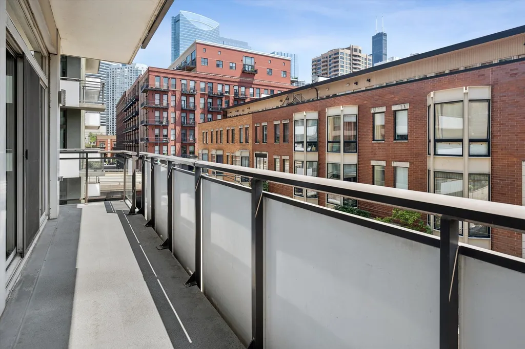 660 West Wayman Street Chicago IL 60661