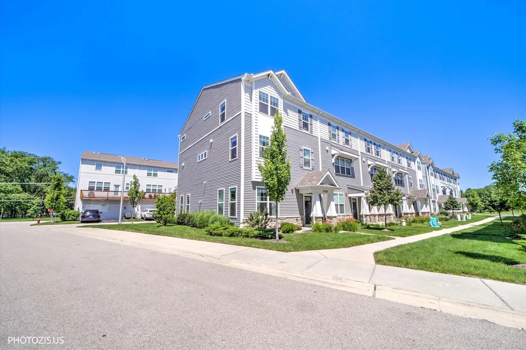 3316 Trillium Circle Rolling Meadows IL 60008