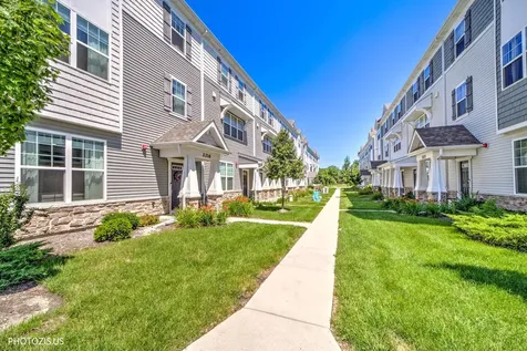 3316 Trillium Circle Rolling Meadows IL 60008