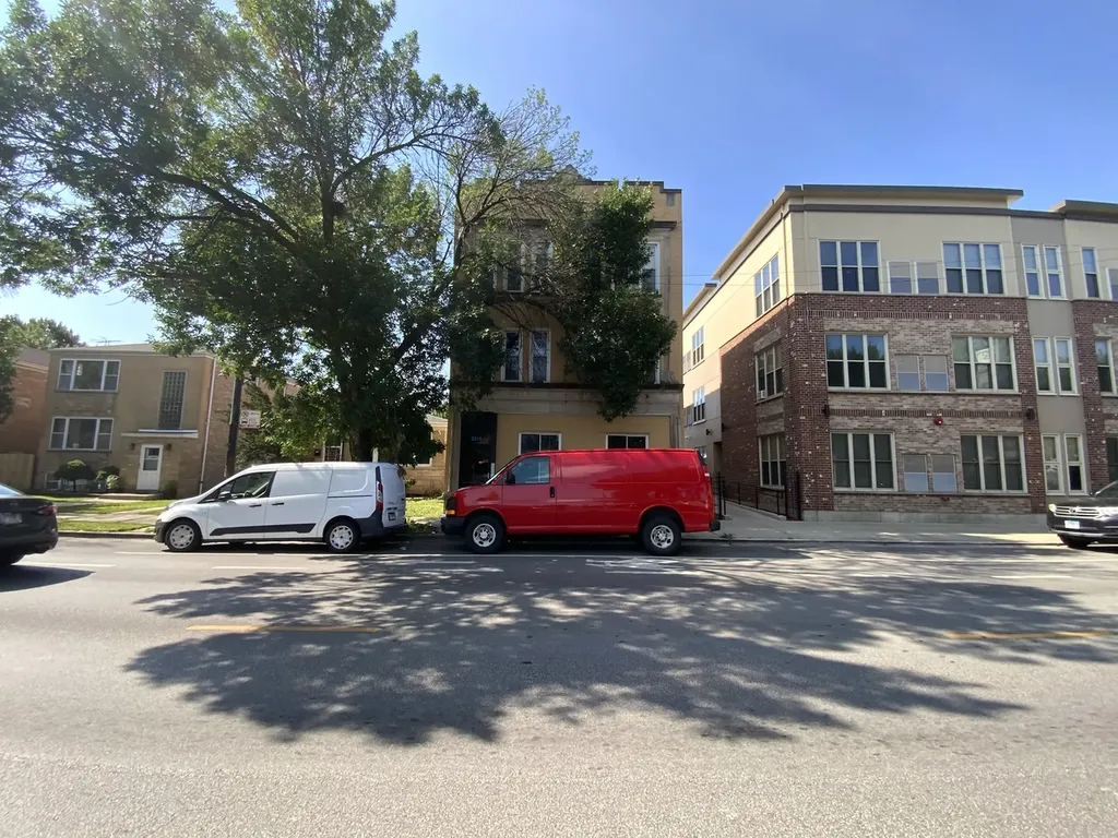 5511 West Diversey Avenue Chicago IL 60639
