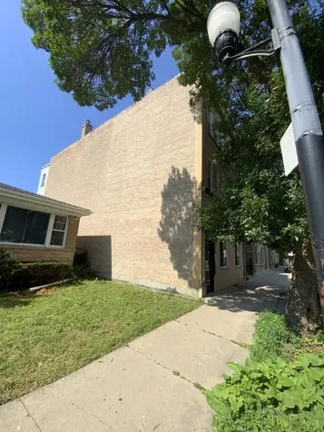 5511 West Diversey Avenue Chicago IL 60639