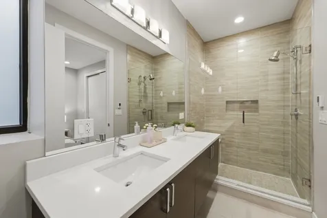 1349 North Leavitt Street Chicago IL 60622