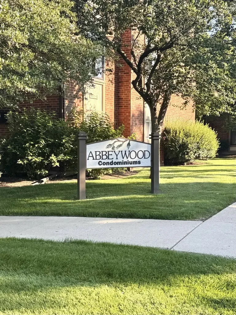 2264 Abbeywood Drive Lisle IL 60532