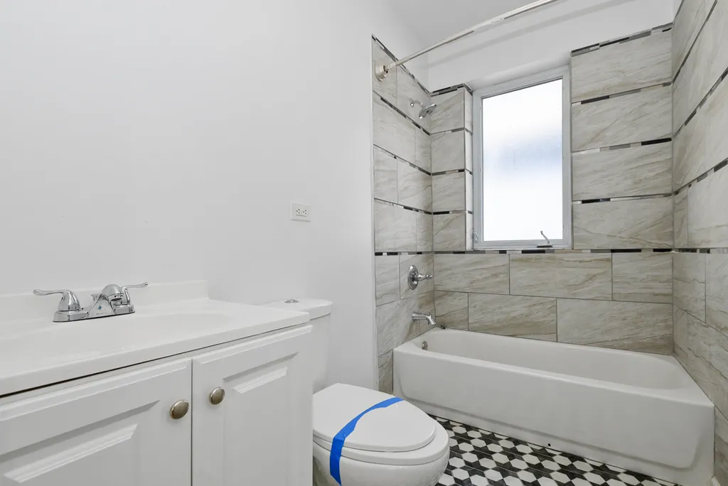 7359 South Vernon Avenue Chicago IL 60619