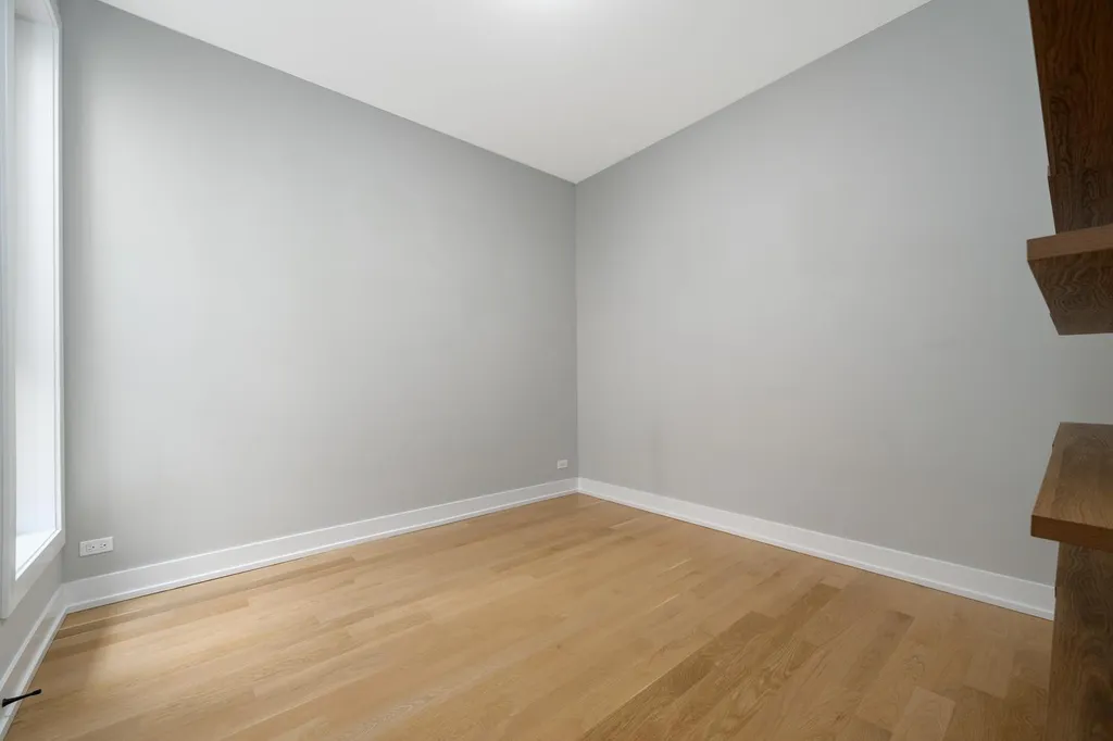 3056 North Lincoln Avenue Chicago IL 60657