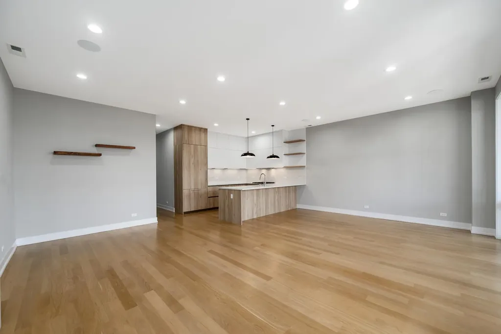 3056 North Lincoln Avenue Chicago IL 60657