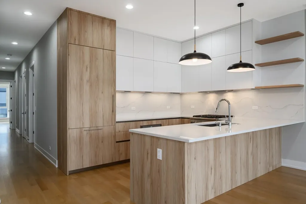3056 North Lincoln Avenue Chicago IL 60657