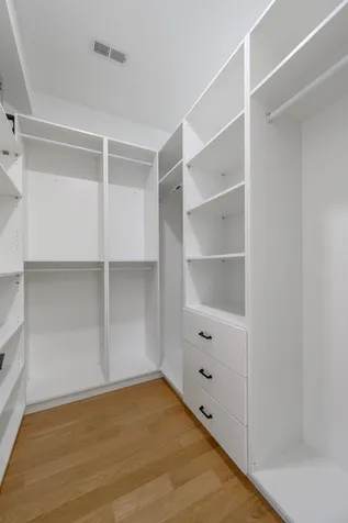 3056 North Lincoln Avenue Chicago IL 60657