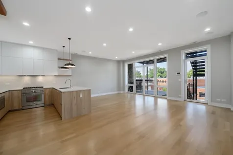 3056 North Lincoln Avenue Chicago IL 60657