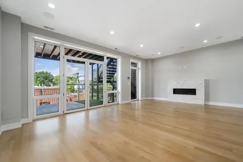 3056 North Lincoln Avenue Chicago IL 60657