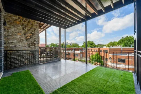 3056 North Lincoln Avenue Chicago IL 60657
