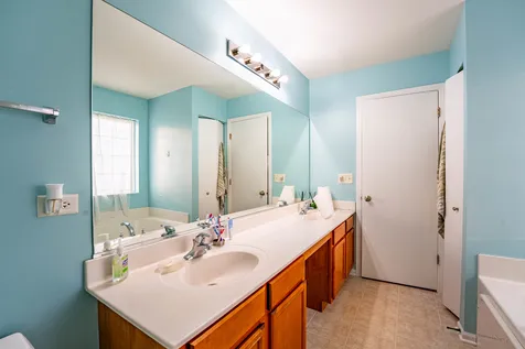 12 East Meadow Drive Cortland IL 60112