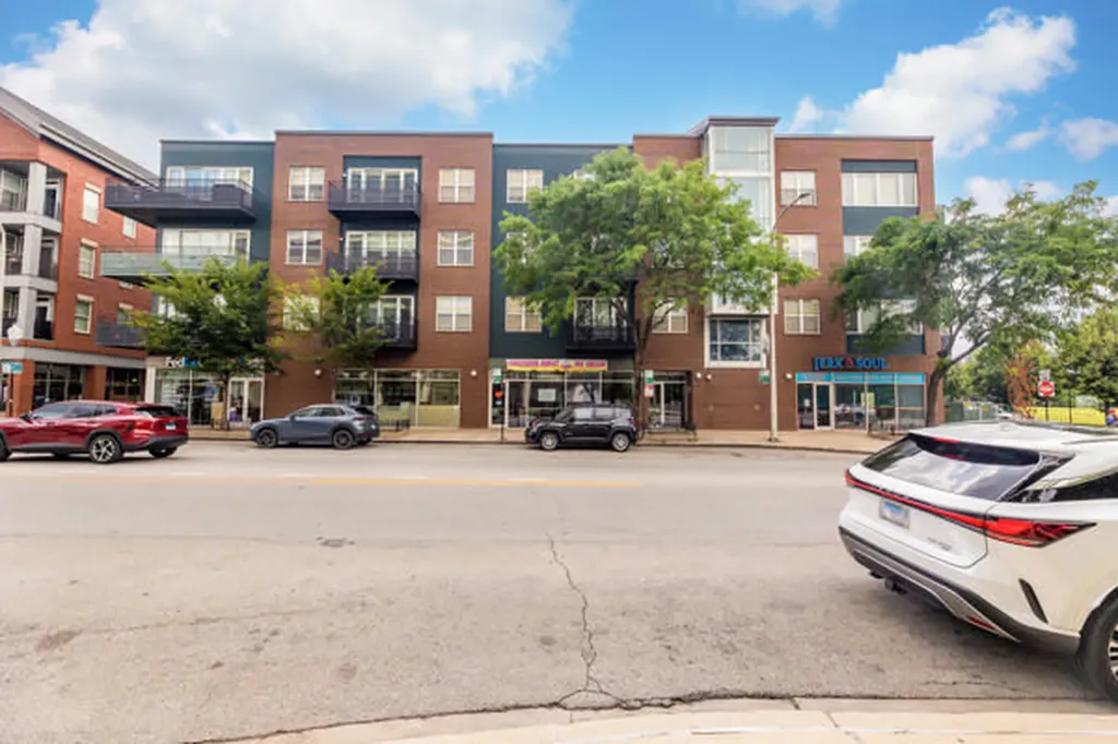 17 West 35th Street Chicago IL 60616