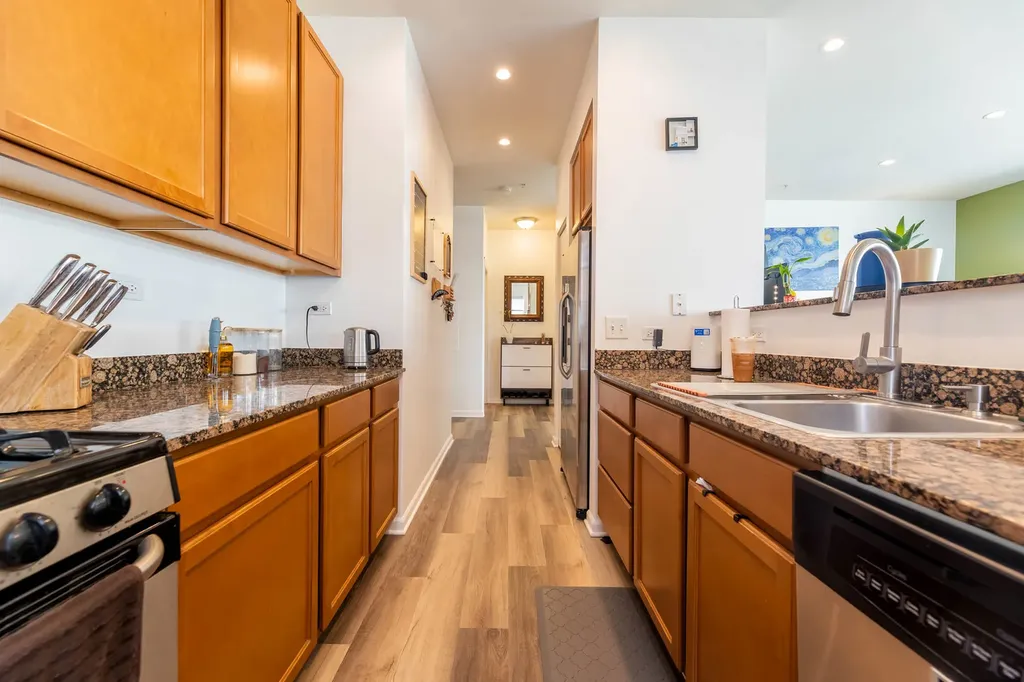 17 West 35th Street Chicago IL 60616