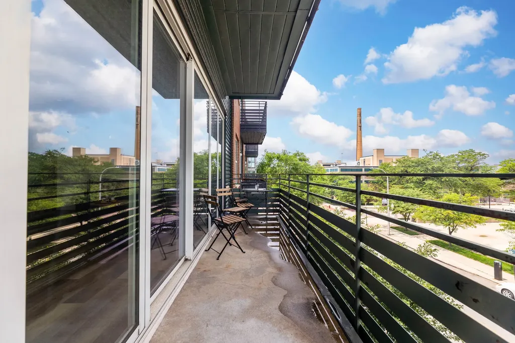 17 West 35th Street Chicago IL 60616