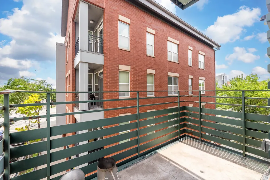 17 West 35th Street Chicago IL 60616