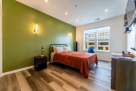 17 West 35th Street Chicago IL 60616