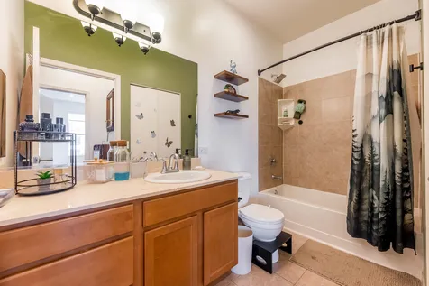 17 West 35th Street Chicago IL 60616
