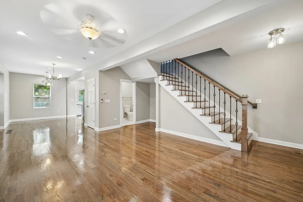 157 North Laramie Avenue Chicago IL 60644