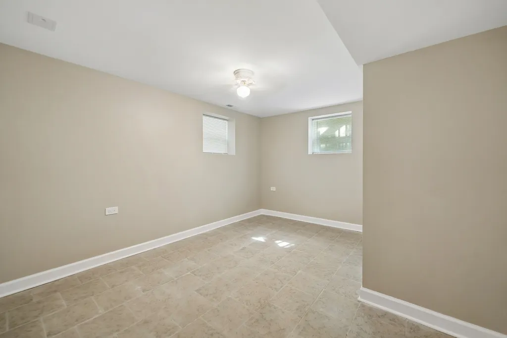 157 North Laramie Avenue Chicago IL 60644