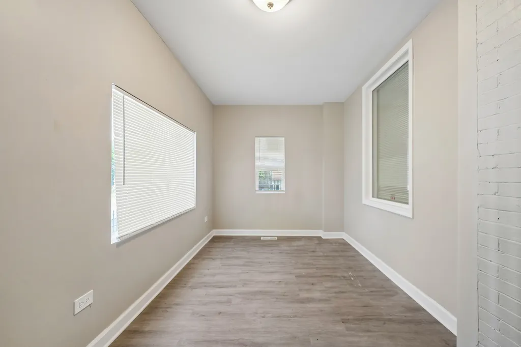 157 North Laramie Avenue Chicago IL 60644