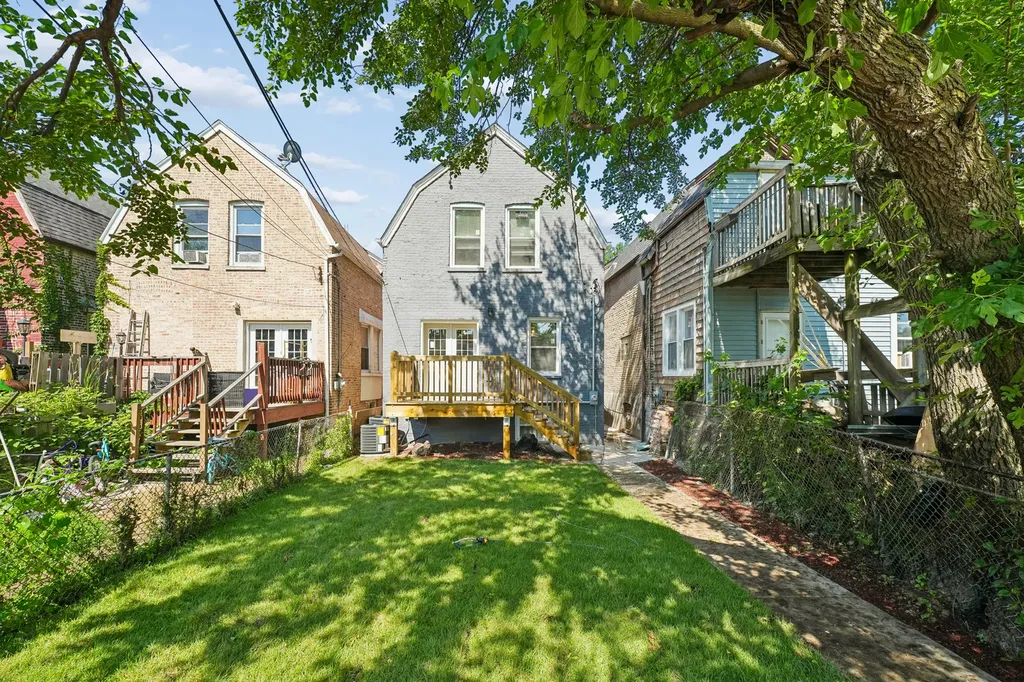 157 North Laramie Avenue Chicago IL 60644