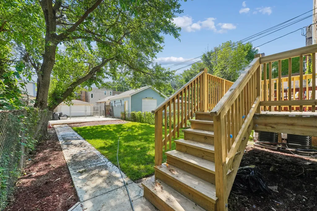 157 North Laramie Avenue Chicago IL 60644