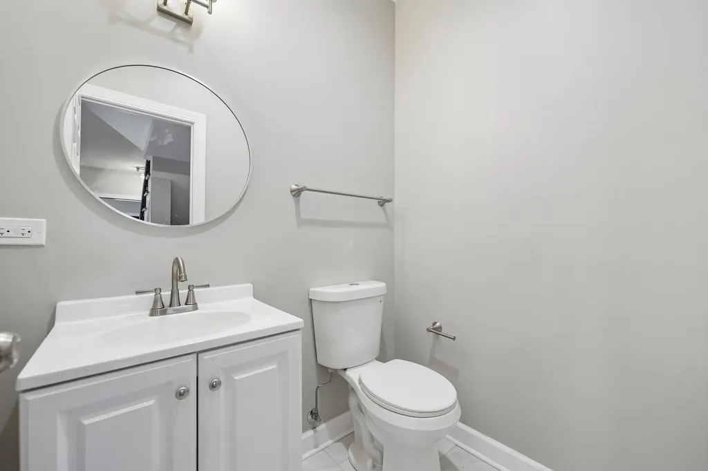 157 North Laramie Avenue Chicago IL 60644