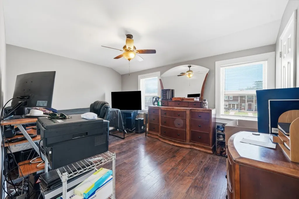 9631 South Jeffery Avenue Chicago IL 60617