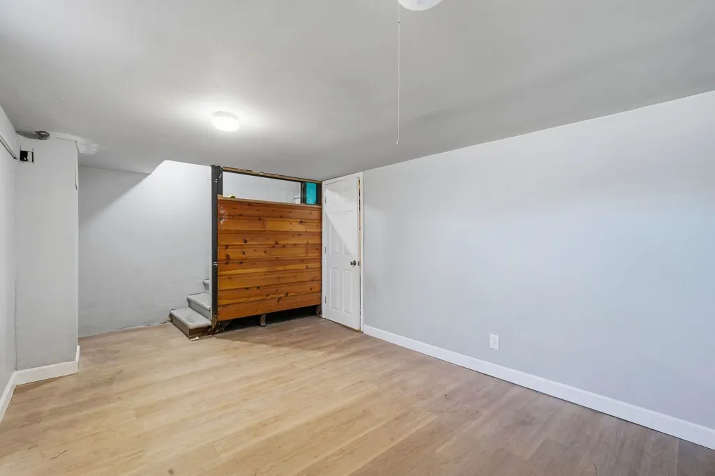 9631 South Jeffery Avenue Chicago IL 60617