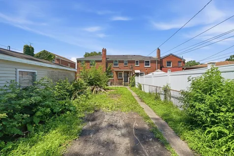 9631 South Jeffery Avenue Chicago IL 60617