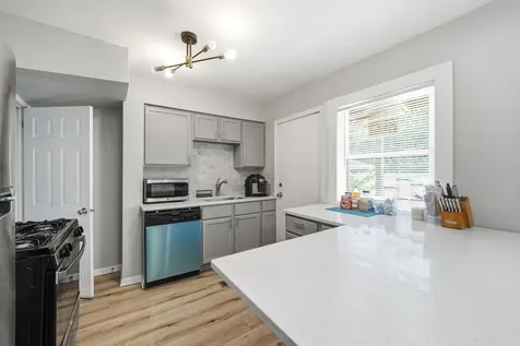 9631 South Jeffery Avenue Chicago IL 60617