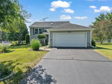 935 Revere Lane Island Lake IL 60042
