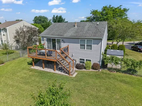 935 Revere Lane Island Lake IL 60042