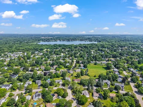 935 Revere Lane Island Lake IL 60042