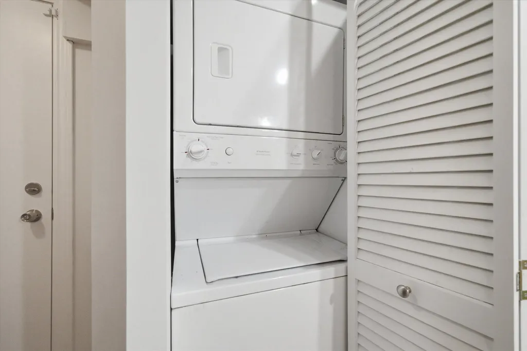 2013 West Crystal Street Chicago IL 60622