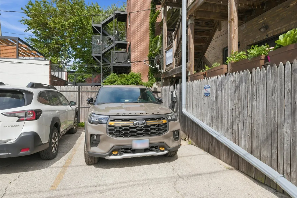 2013 West Crystal Street Chicago IL 60622