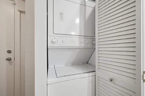 2013 West Crystal Street Chicago IL 60622