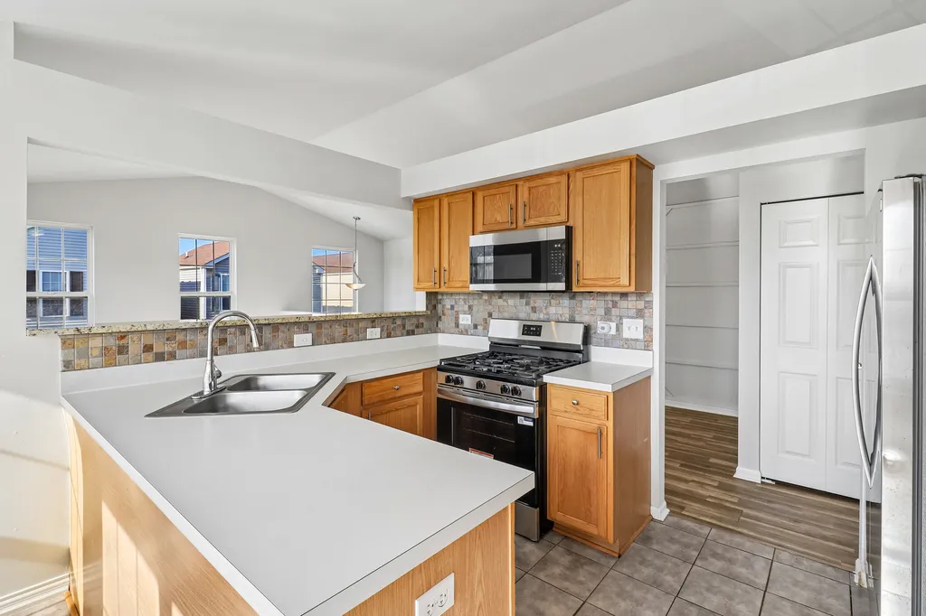 641 Serendipity Drive Aurora IL 60504